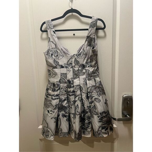 ELLIATT Blossom Fit & Flare Mini Dress silver multi Wedding guest  size S NWT - Picture 4 of 7